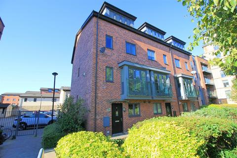 4 bedroom townhouse to rent, Atkinson Quay, LS10