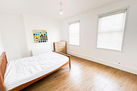 3 bedroom terraced house to rent, Dames Road, London, E7