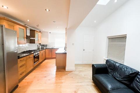 3 bedroom terraced house to rent, Dames Road, London, E7