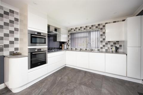 21 Broadmead, Trowbridge, BA14 9BX