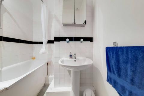 2 bedroom flat for sale, Jedburgh Road, Plaistow, London, E13