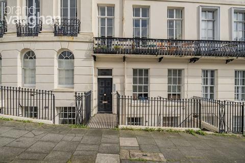 2 bedroom flat to rent, Portland Place, Brighton, BN2