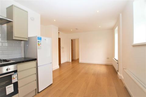 1 bedroom ground floor flat to rent, Quayside House, Town Quay Wharf, Barking