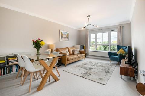 2 bedroom flat for sale, Malthouse Drive, London W4