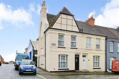 3 bedroom end of terrace house for sale, Avenue Road, Ramsgate