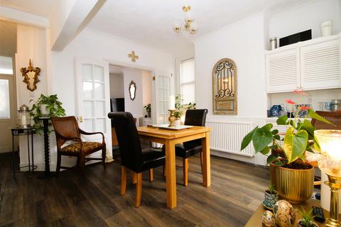 3 bedroom end of terrace house for sale, Avenue Road, Ramsgate