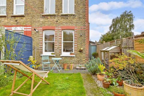 2 bedroom maisonette for sale, Kettlebaston Road, Leyton