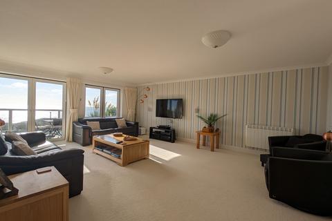 2 bedroom apartment to rent, Radnor Cliff, Marine Point Radnor Cliff, CT20