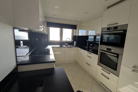 2 bedroom apartment to rent, Radnor Cliff, Marine Point Radnor Cliff, CT20