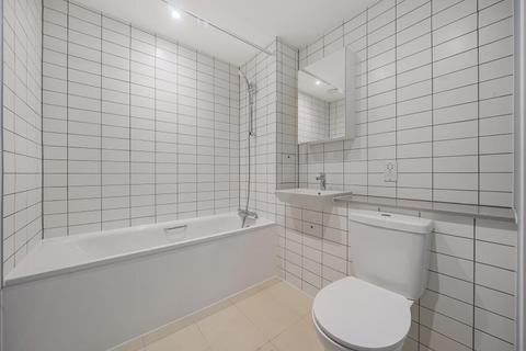 1 bedroom apartment to rent, 1 Milliners Way, Woking GU21