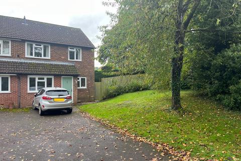 3 bedroom end of terrace house to rent, Lambourn Place, Lambourn RG17