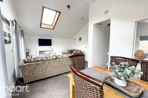 3 bedroom detached house for sale, Carnoustie Court, Tydd St Giles