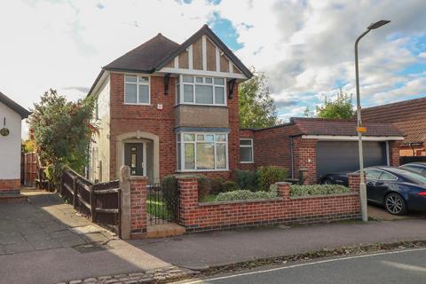 3 bedroom detached house to rent, Wallace Road, Loughborough, LE11