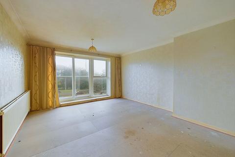 1 bedroom flat for sale, Cardinal Court, Grand Avenue, Worthing, BN11