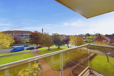 1 bedroom flat for sale, Cardinal Court, Grand Avenue, Worthing, BN11