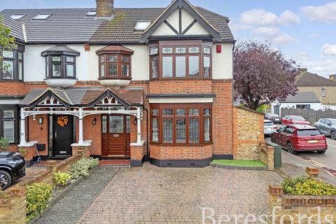 4 bedroom semi-detached house for sale, Burnway, Hornchurch, RM11