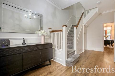 4 bedroom semi-detached house for sale, Burnway, Hornchurch, RM11