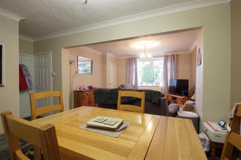 4 bedroom house for sale, Lawrence Avenue, Catfoss, Hull