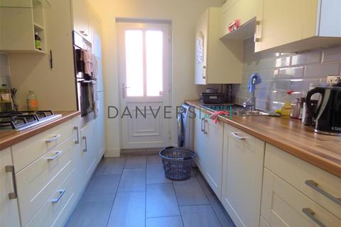 4 bedroom terraced house to rent, Cambridge Street, Leicester LE3