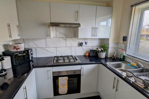 2 bedroom terraced house to rent, Bank View, Northampton, Northamptonshire, NN4 0RS