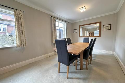 6 Milner Lane, Greetland, Halifax, HX4 8HP