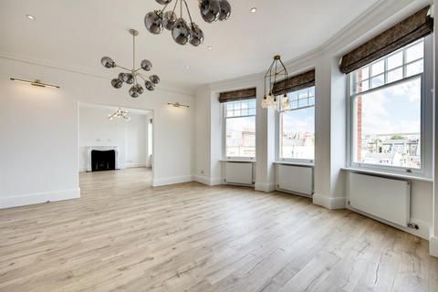 4 bedroom flat to rent, Wynnstay Gardens, London W8