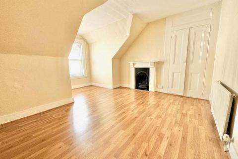 6 bedroom house share to rent, Railway Street, Chatham ME4