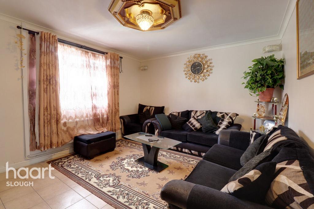 Hatton Avenue, Slough 3 bed terraced house for sale £450,000