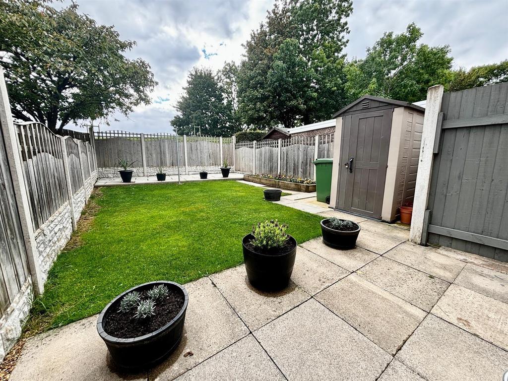 3applebylane GARDEN.jpg
