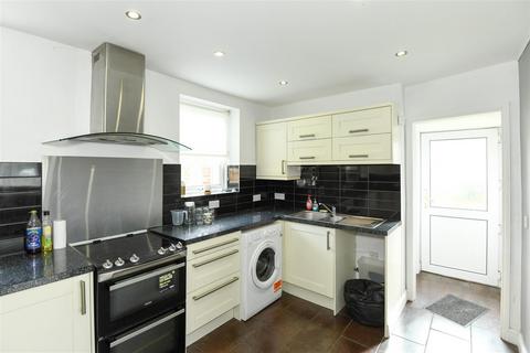 2 Longfield Road, Trowbridge, BA14 7AB