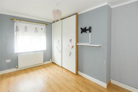 2 Longfield Road, Trowbridge, BA14 7AB