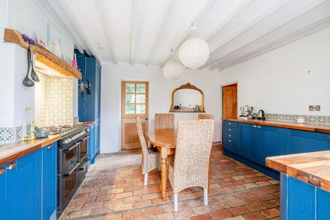 4 bedroom cottage for sale, Aylmerton Road, Sustead