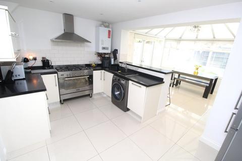 3 bedroom semi-detached house for sale, Paramore Close, Leicester LE8