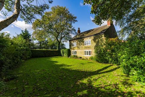 3 bedroom farm house for sale, Green Lane, Eccleston, WA10