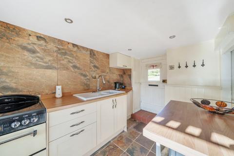 1 bedroom character property for sale, High Street, Fulbeck, Grantham, Lincolnshire, NG32