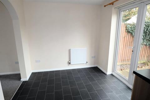 2 bedroom terraced house to rent, Snelston Close, Oakham LE15