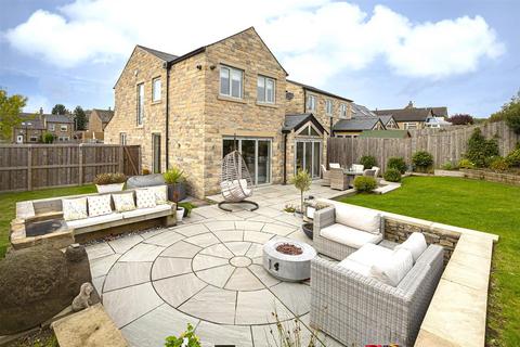 4 bedroom detached house for sale, Gregory Drive, Kirkburton, Huddersfield