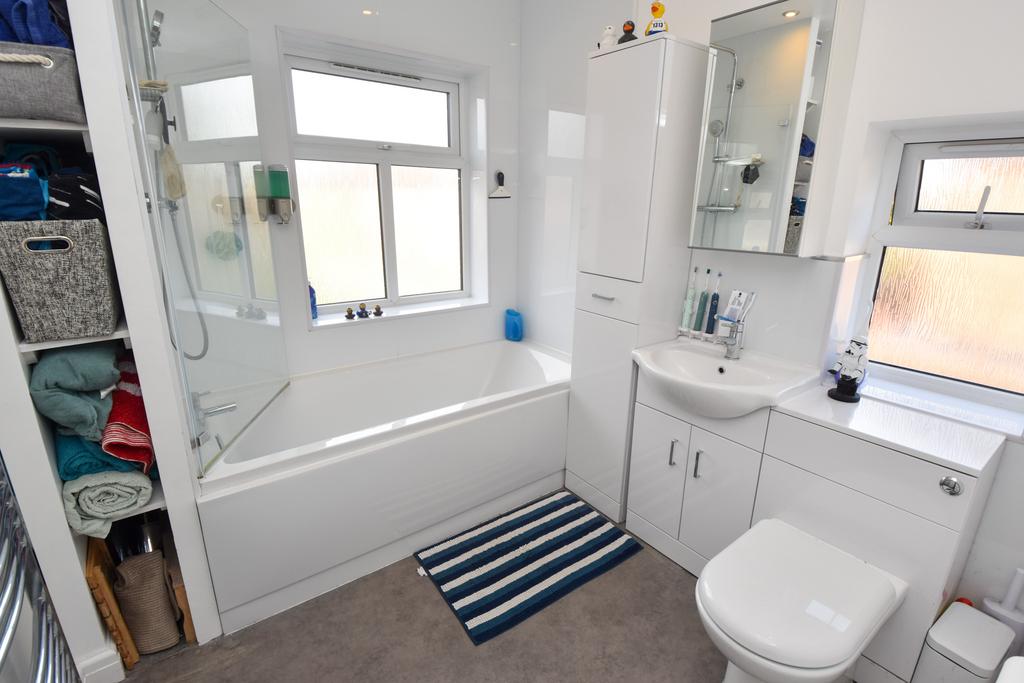 Derwent Road, Flixton, M41 3 bed semidetached house for sale £375,000