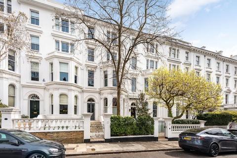 3 bedroom flat for sale, Argyll Road, W8