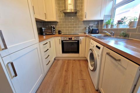 2 bedroom terraced house for sale, Kinnerton Way, Exeter EX4