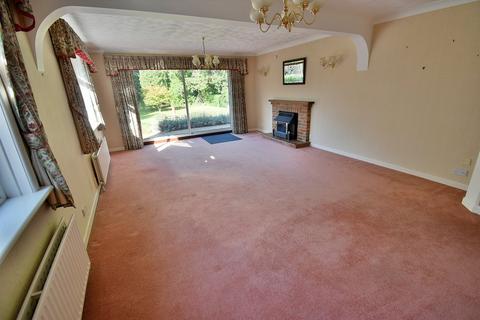 3 bedroom detached bungalow for sale, Glendale Avenue, Ferndown, BH22