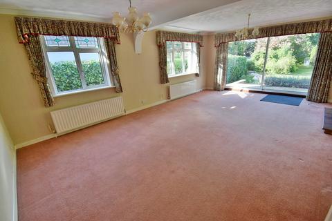 3 bedroom detached bungalow for sale, Glendale Avenue, Ferndown, BH22