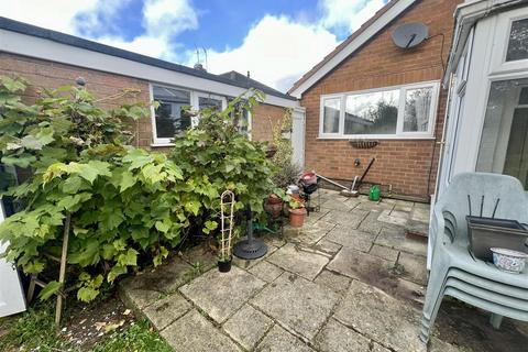 2 bedroom detached bungalow for sale, Hilldene Road, Kingswinford, DY6 9SR