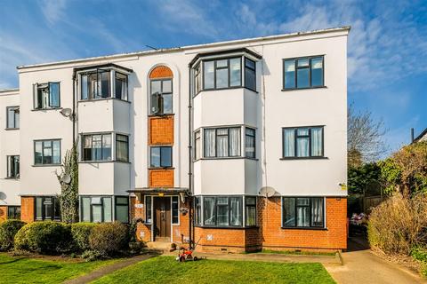 2 bedroom flat to rent, York Crescent, Loughton