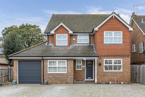 4 bedroom detached house for sale, Cobs Way, New Haw