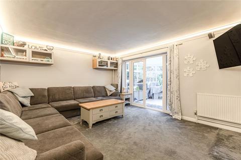 4 Cobs Way, New Haw, Addlestone, KT15 3AF