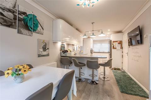 4 Cobs Way, New Haw, Addlestone, KT15 3AF