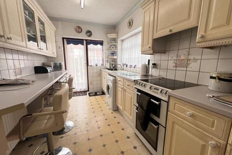 3 bedroom house for sale, Rochford Avenue, Romford