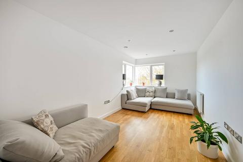 2 bedroom flat for sale, Chrislea Close, Hounslow, TW5