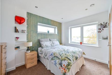 2 bedroom flat for sale, Chrislea Close, Hounslow, TW5